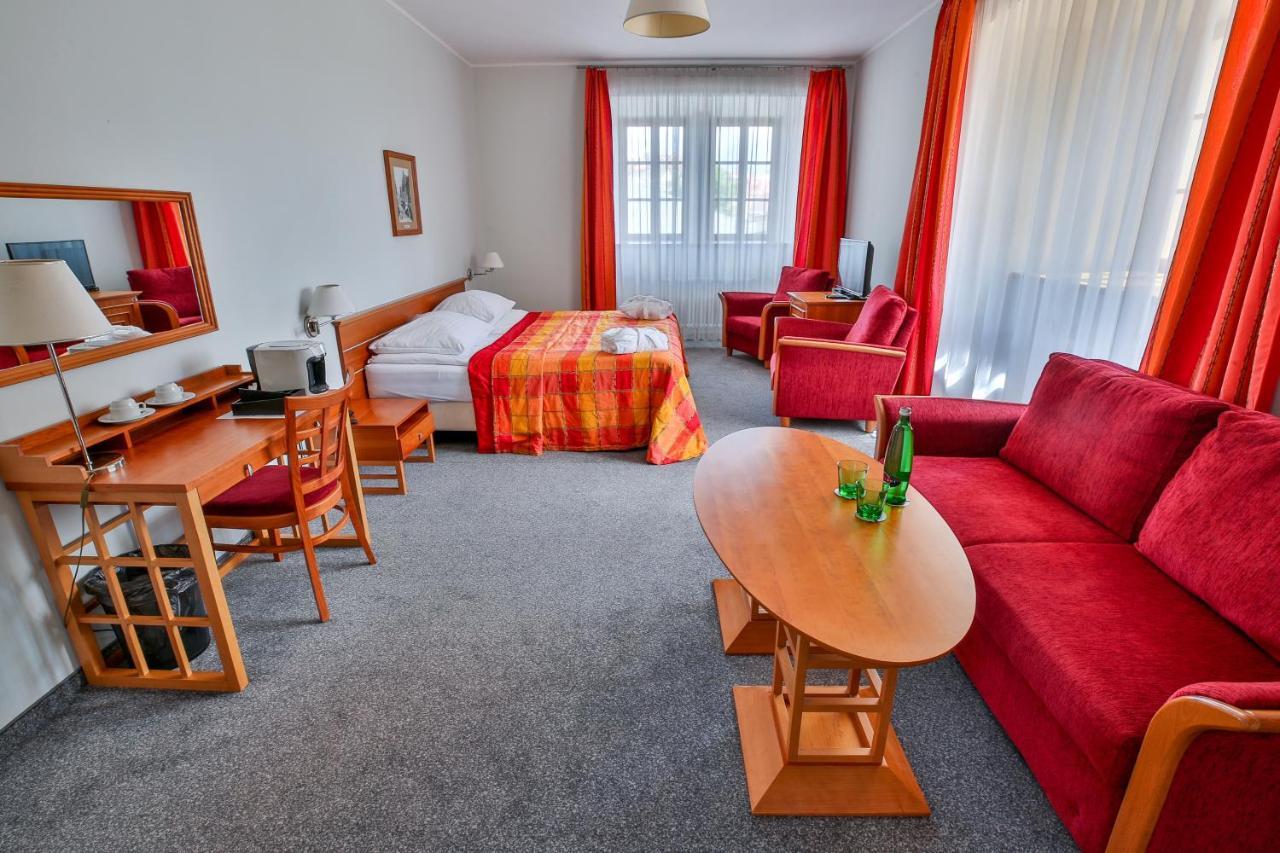 Lh Hotel Dvorak Tabor Congress & Wellness Экстерьер фото